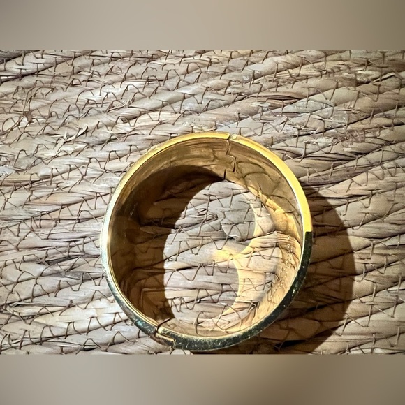 KATE SPADE  "La Vida Loca" Chevron Ziggurat Bracelet  Gold & White/Black - Picture 3 of 9